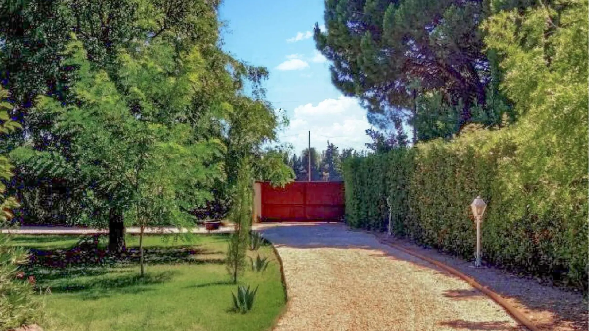 7 Bedroom Gorgeous Home In Tarascon Holiday home