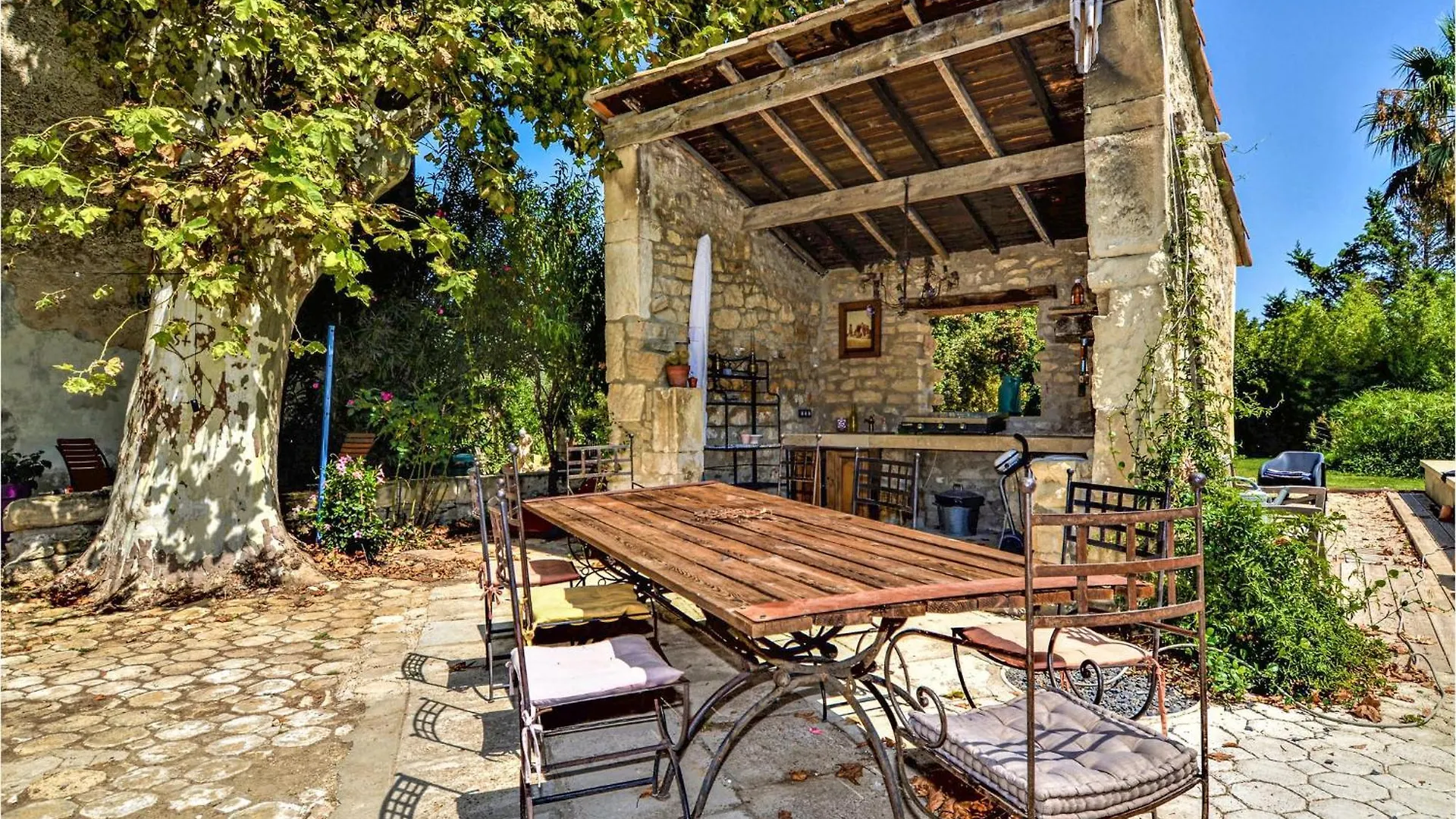 7 Bedroom Gorgeous Home In Tarascon