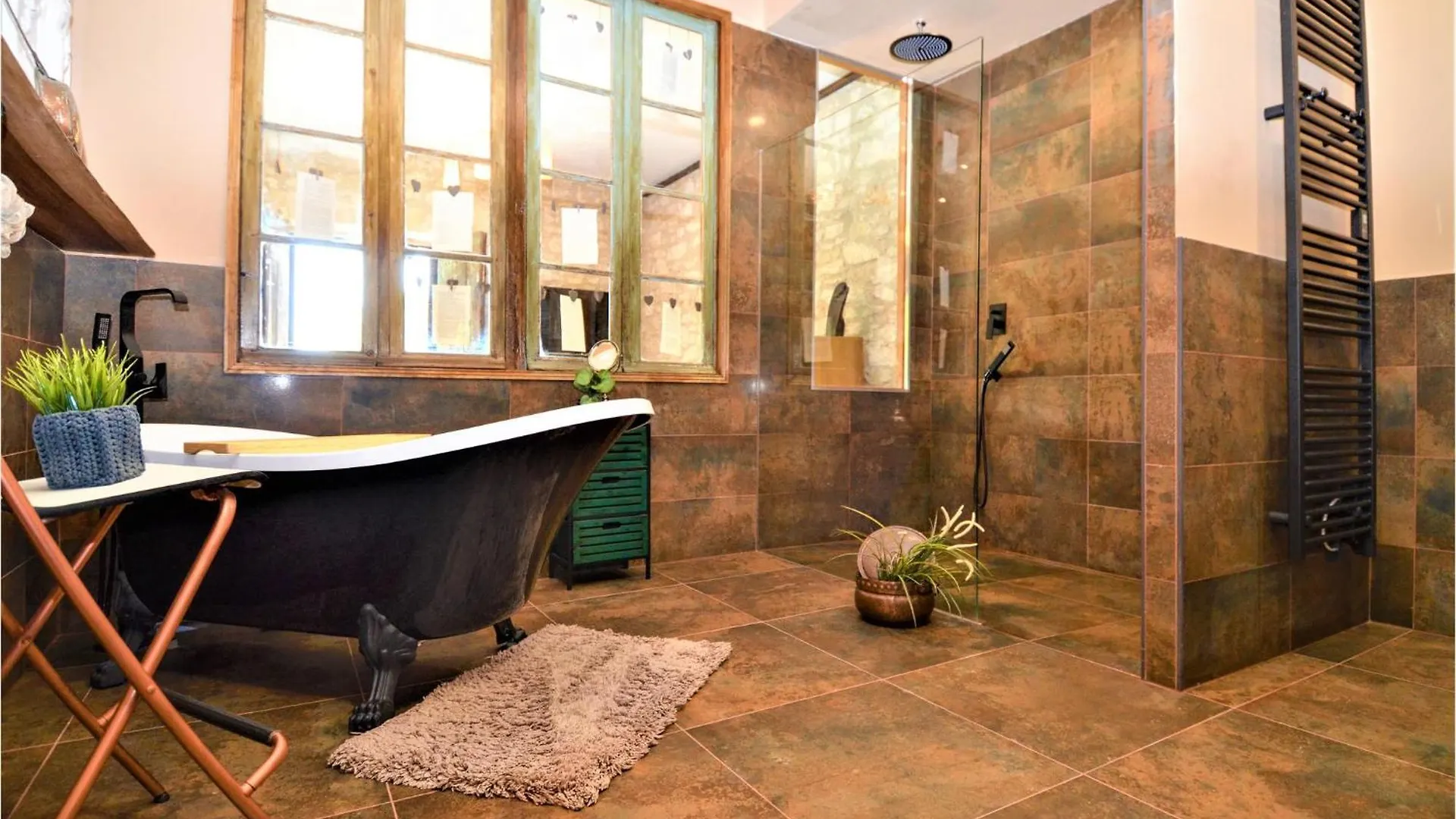 7 Bedroom Gorgeous Home In Tarascon