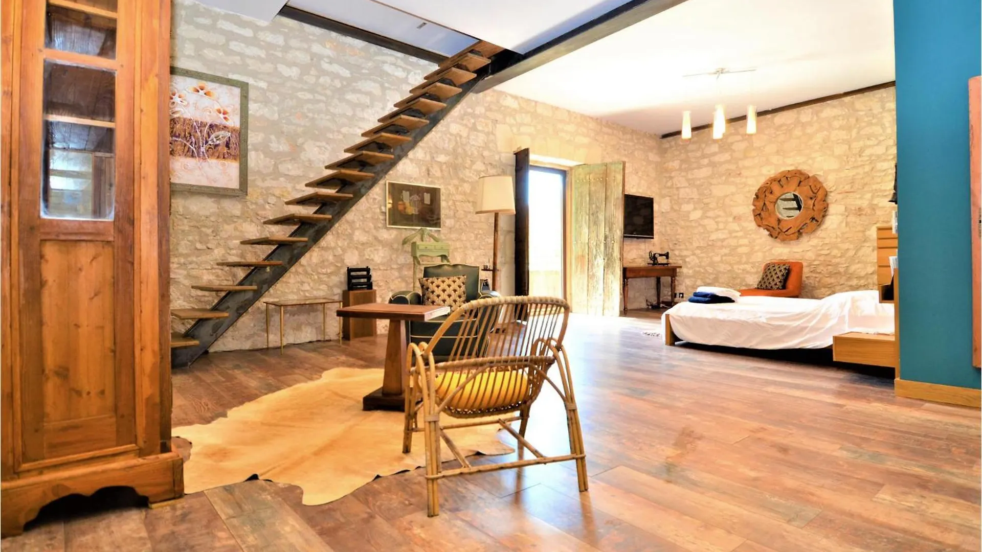 7 Bedroom Gorgeous Home In Tarascon Holiday home